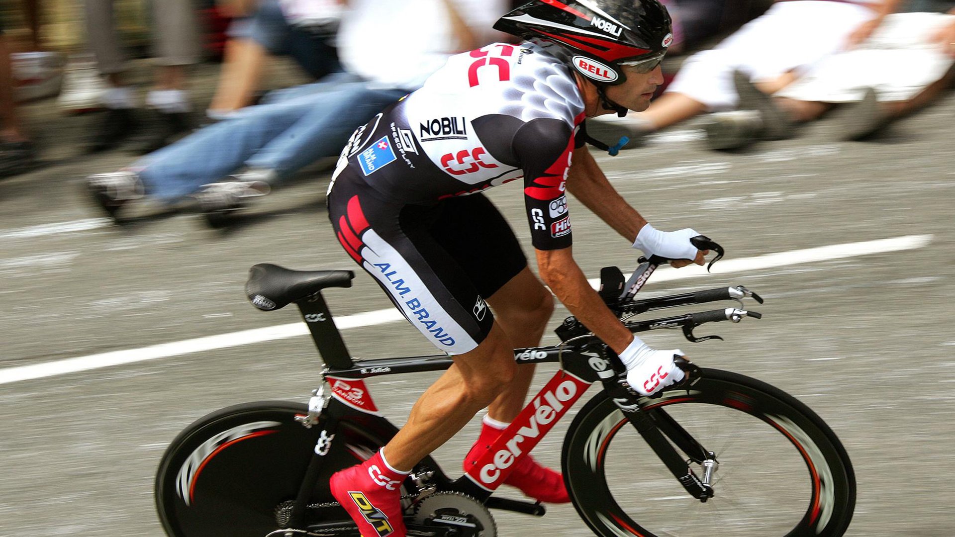 全国游泳冬季锦标赛女子200米蝶泳 张雨霏领先整整一个身位强势夺金